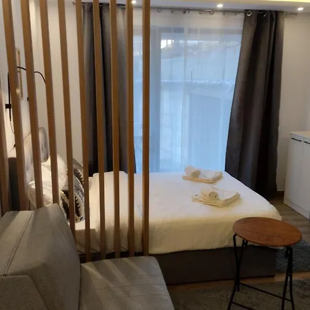 Kop San Hill Apartment *